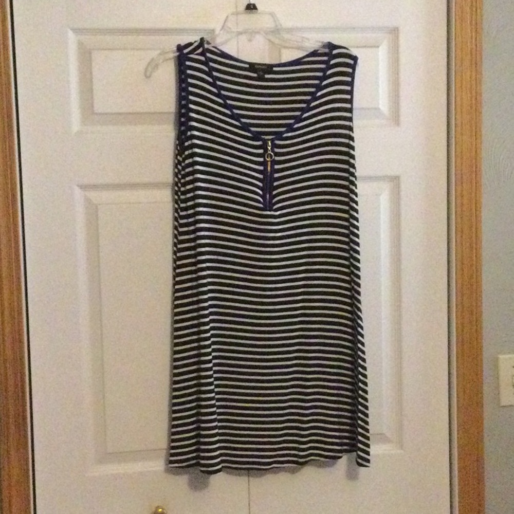 Sleeveless dress
